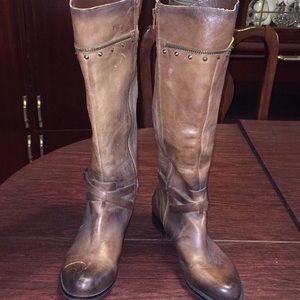 Gianni Bini leather boots